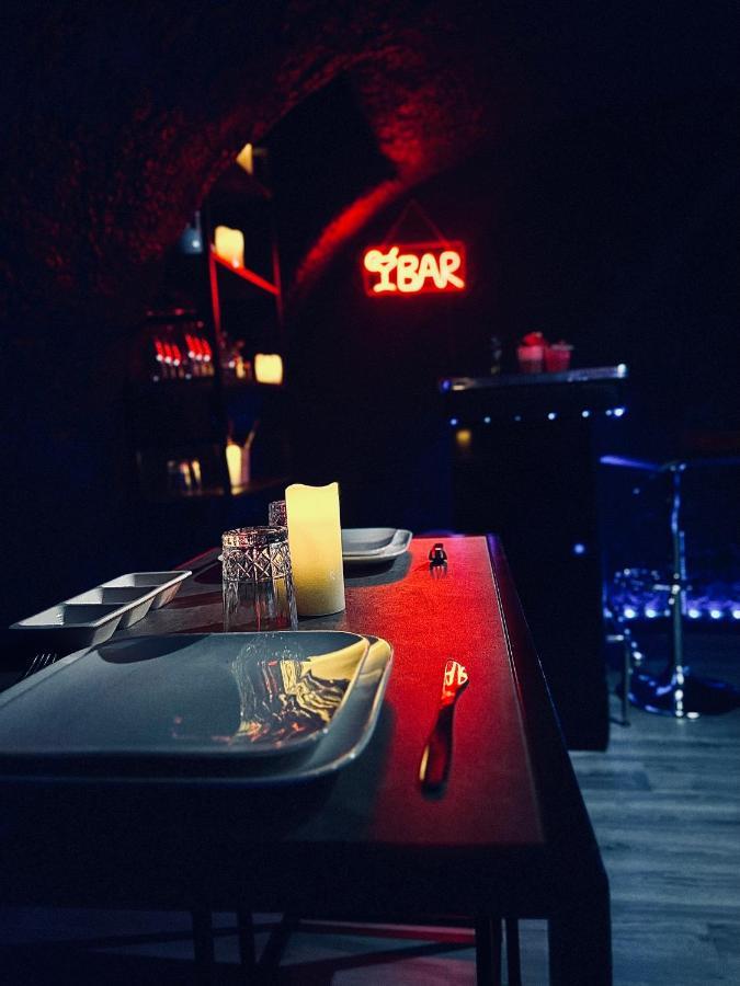 Love Room Suite Dirty Diana Aubagne Esterno foto