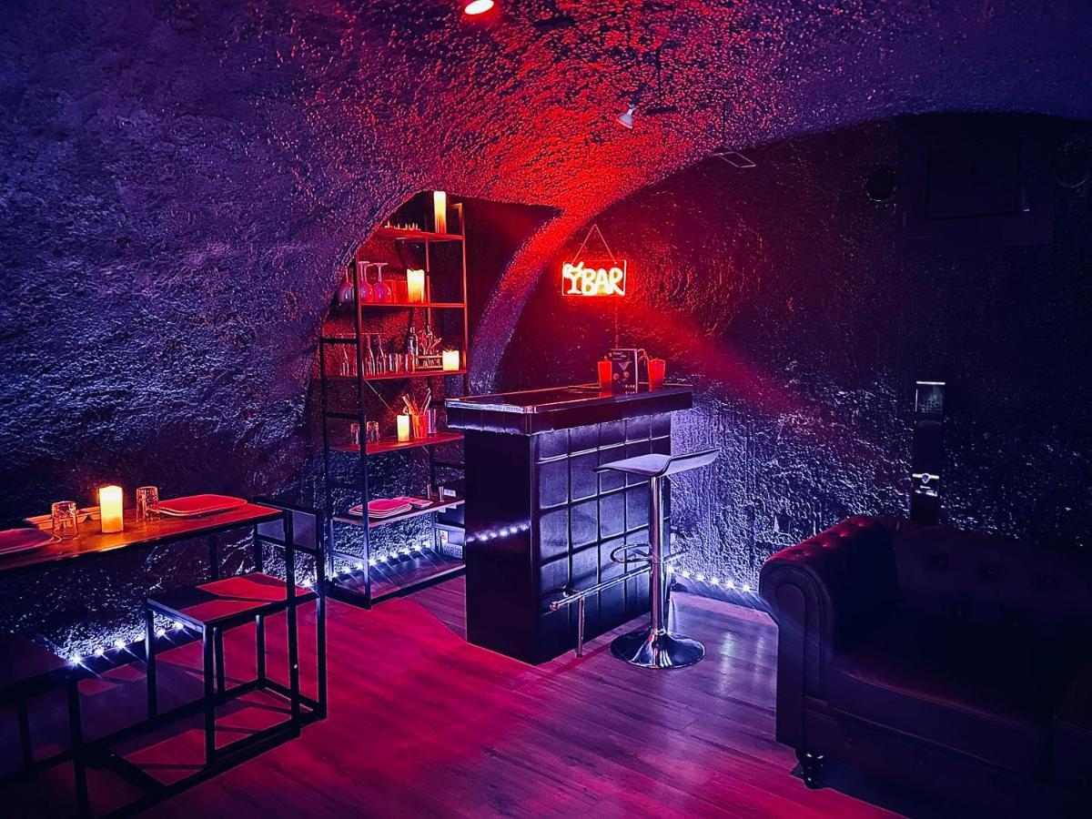 Love Room Suite Dirty Diana Aubagne Esterno foto